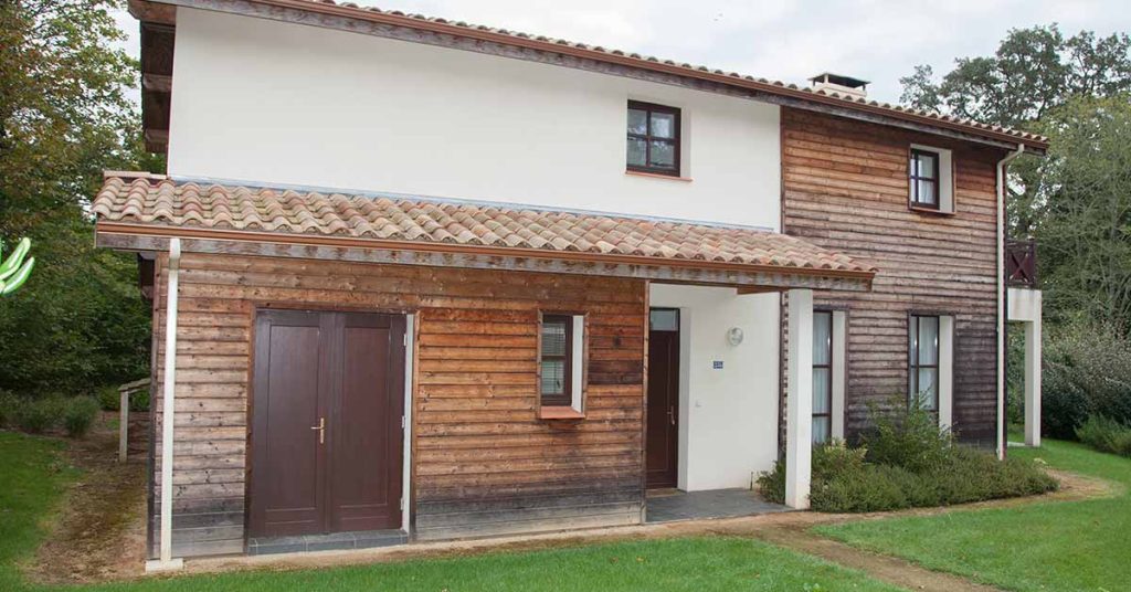 Ein Einfamilienhaus mit schönem Garten und einer Einliegerwohnung mit separatem Eingang | Einliegerwohnung
